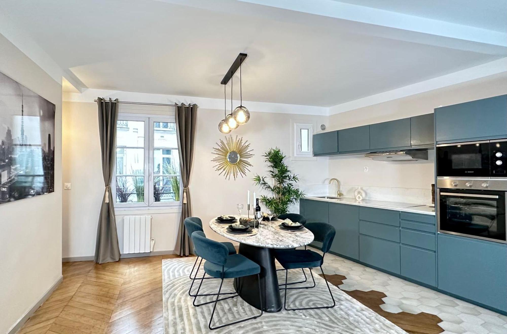 1581 Typical Luxurious Parisian Getaway Apartment Paris